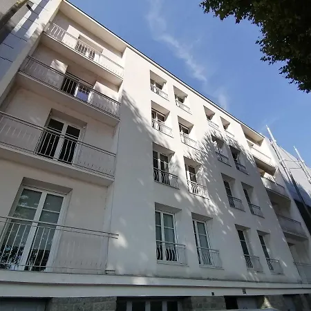 Le Gambetta - T3 Standing Avec Parking, Wifi, Netflix Apartment Laval  Exterior photo