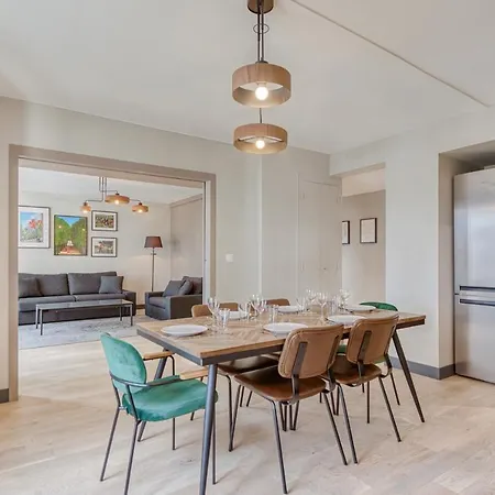 Le Gambetta - T3 Standing Avec Parking, Wifi, Netflix Apartment Laval  Exterior photo