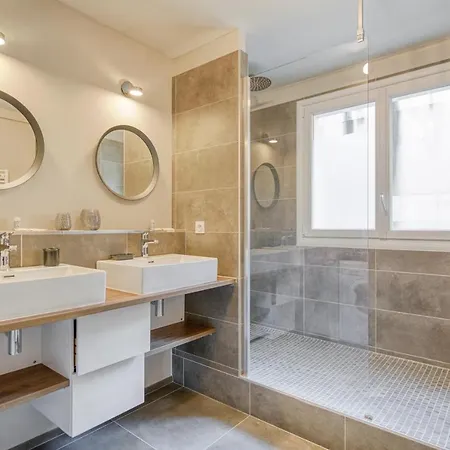 Le Gambetta - T3 Standing Avec Parking, Wifi, Netflix Apartment Laval  Exterior photo